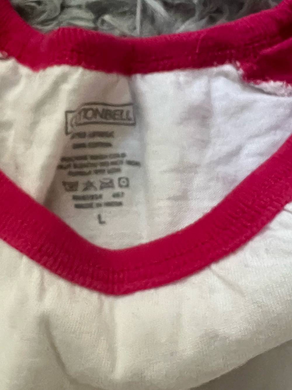 🌹4/30 Lionbell White Tee with Hot Pink Trim. Large